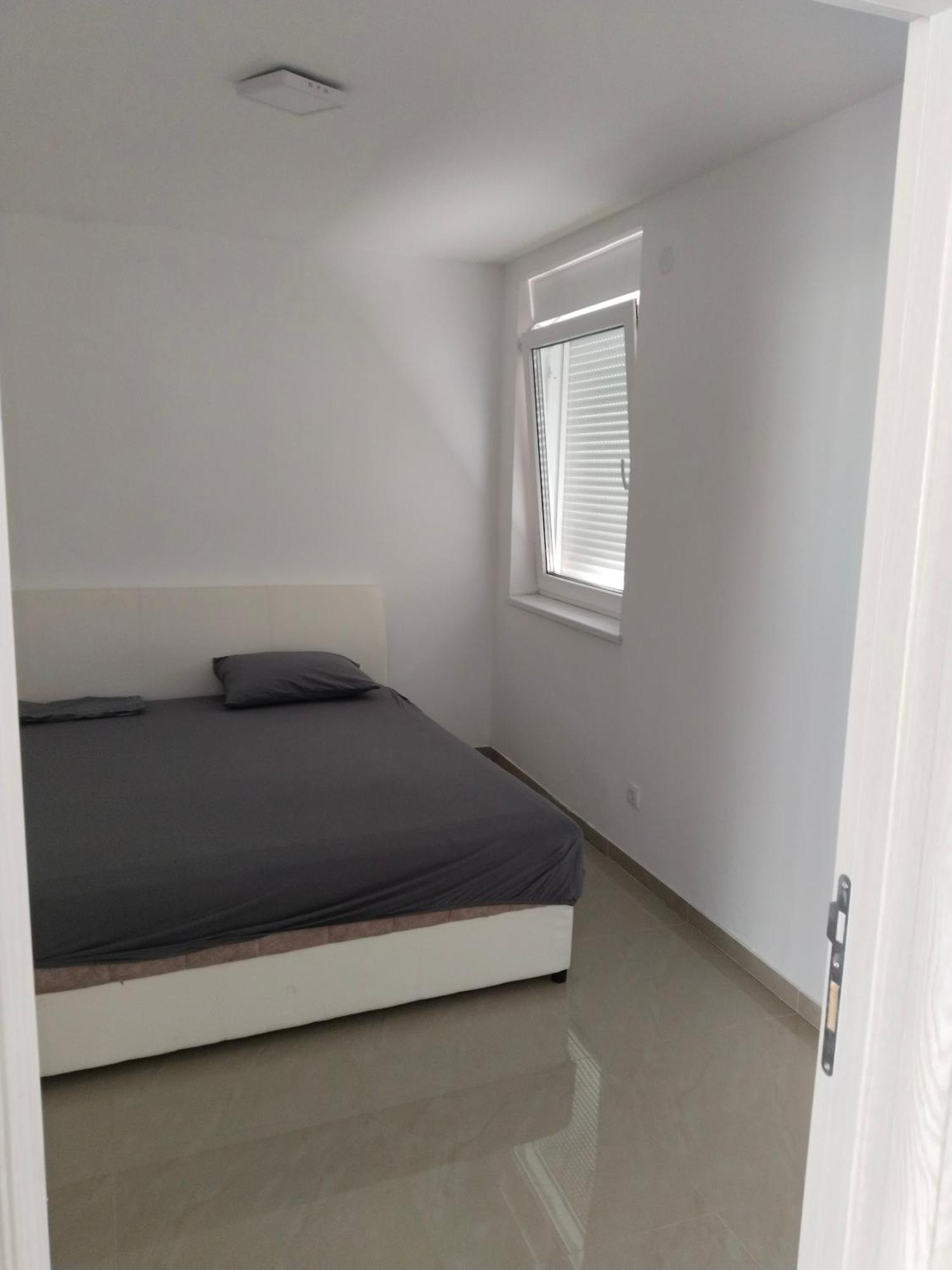 Sandra Apartmani Vrsac Kamer foto